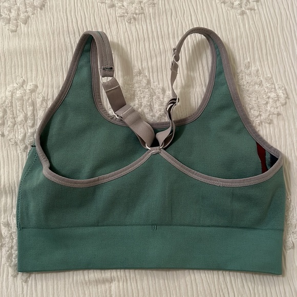 Fabletics, sports bra - Picture 4 of 4